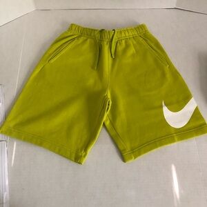Nike Sportswear Club Graphic Shorts